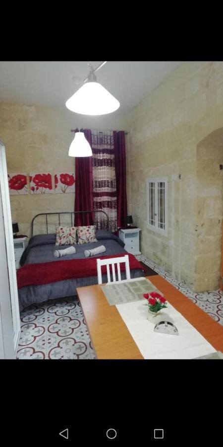 Sixty Two 3 Apartment Виктория Екстериор снимка