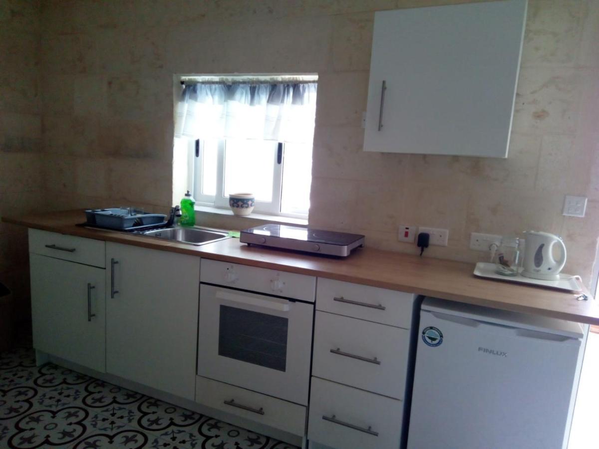 Sixty Two 3 Apartment Виктория Екстериор снимка