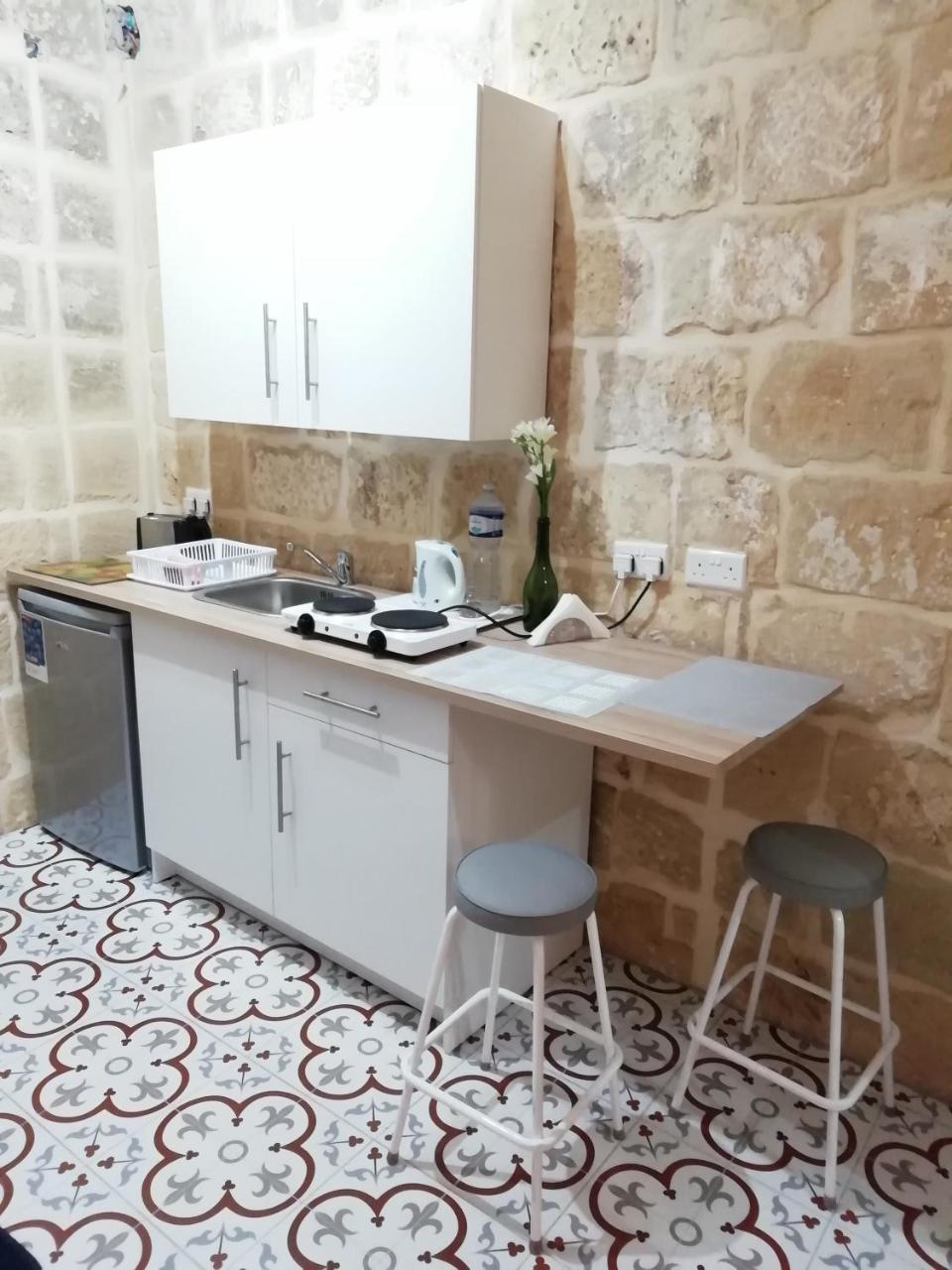 Sixty Two 3 Apartment Виктория Екстериор снимка